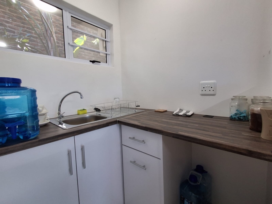 To Let Commercial Property for Rent in Beacon Bay Eastern Cape